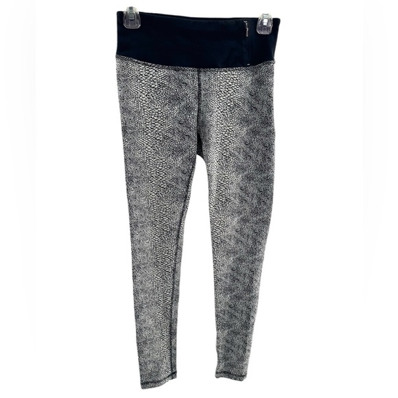 Calia By Carrie Underwood Black & White Patterned Athletic Leggings - Picture 1 of 5